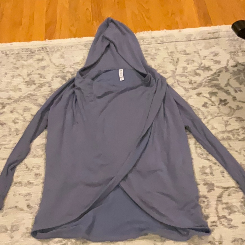 Athleta long Sleeve top/shirt Sz M Purple
